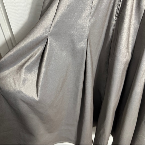 Tadashi Shoji knee length dress, silver, heavily embellished on top, sz 4 - Picture 7 of 13